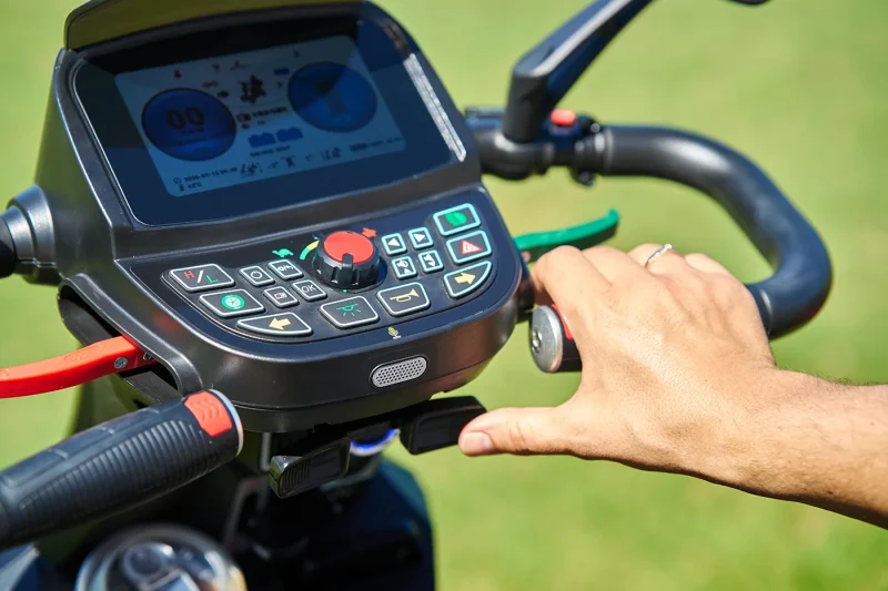 Four‑finger-and-thumb-dual‑control-modes